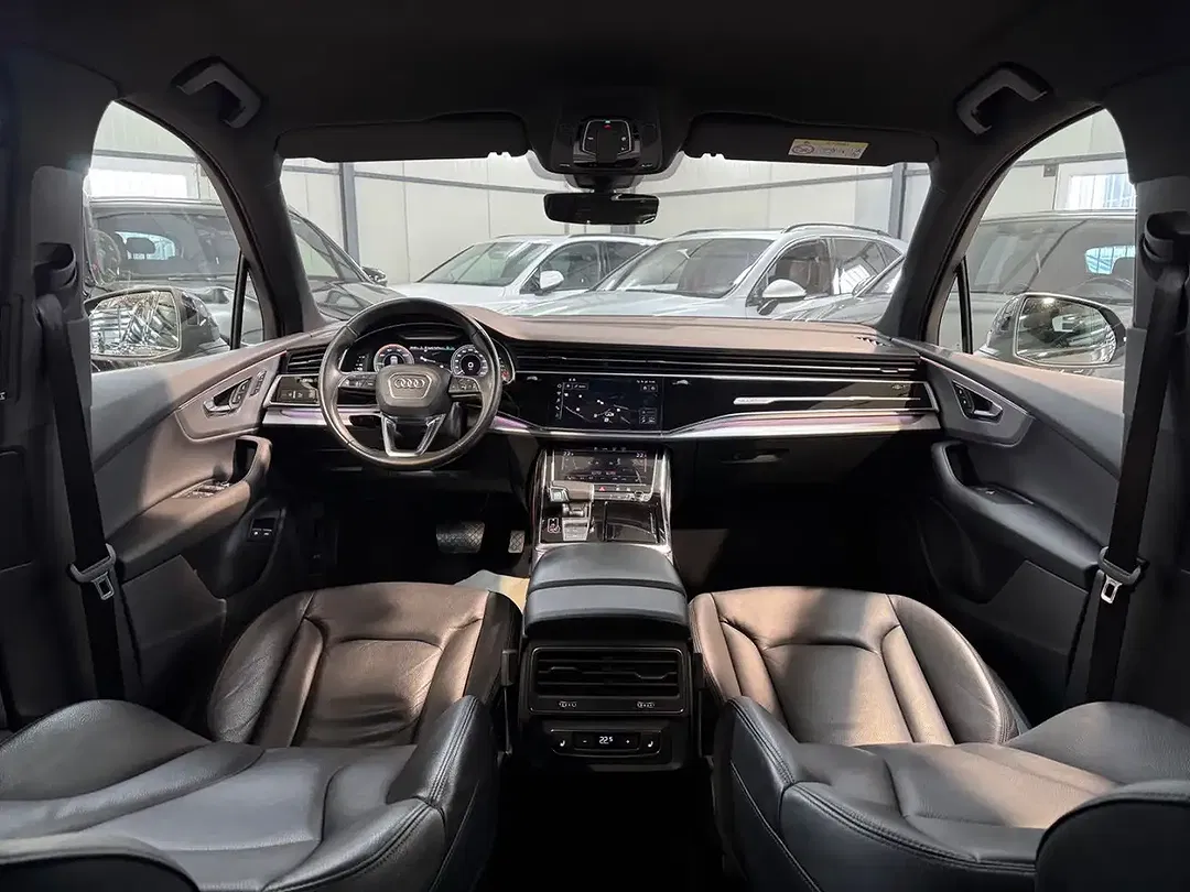 Audi Q7 - Thumbnail 11
