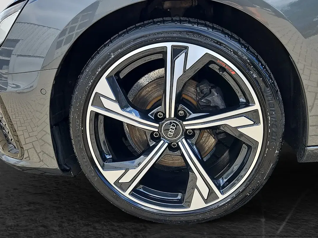 Audi A4 - Thumbnail 5