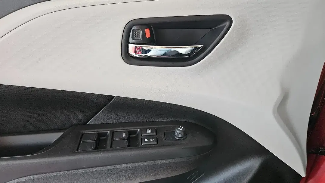Suzuki Swift - Thumbnail 13