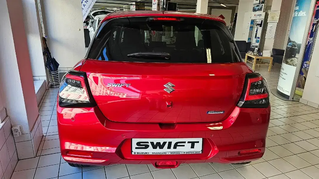 Suzuki Swift - Thumbnail 3