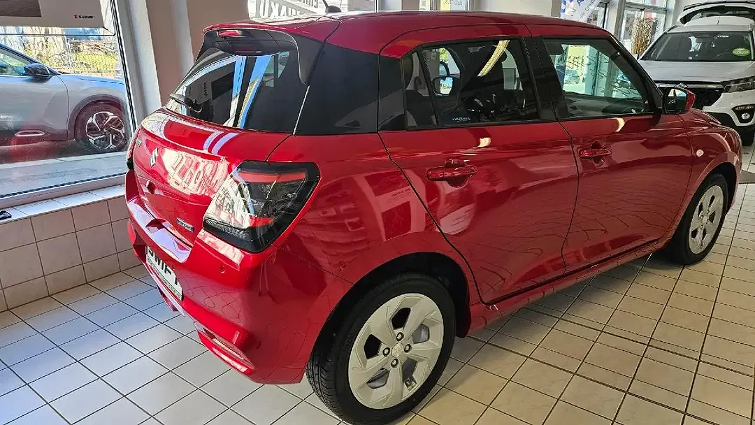 Suzuki Swift - Thumbnail 4