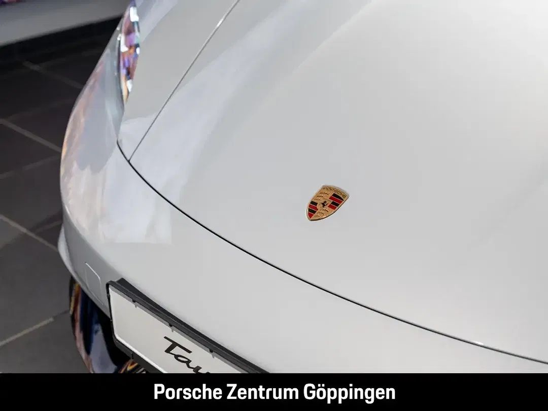 Porsche Taycan - Thumbnail 13