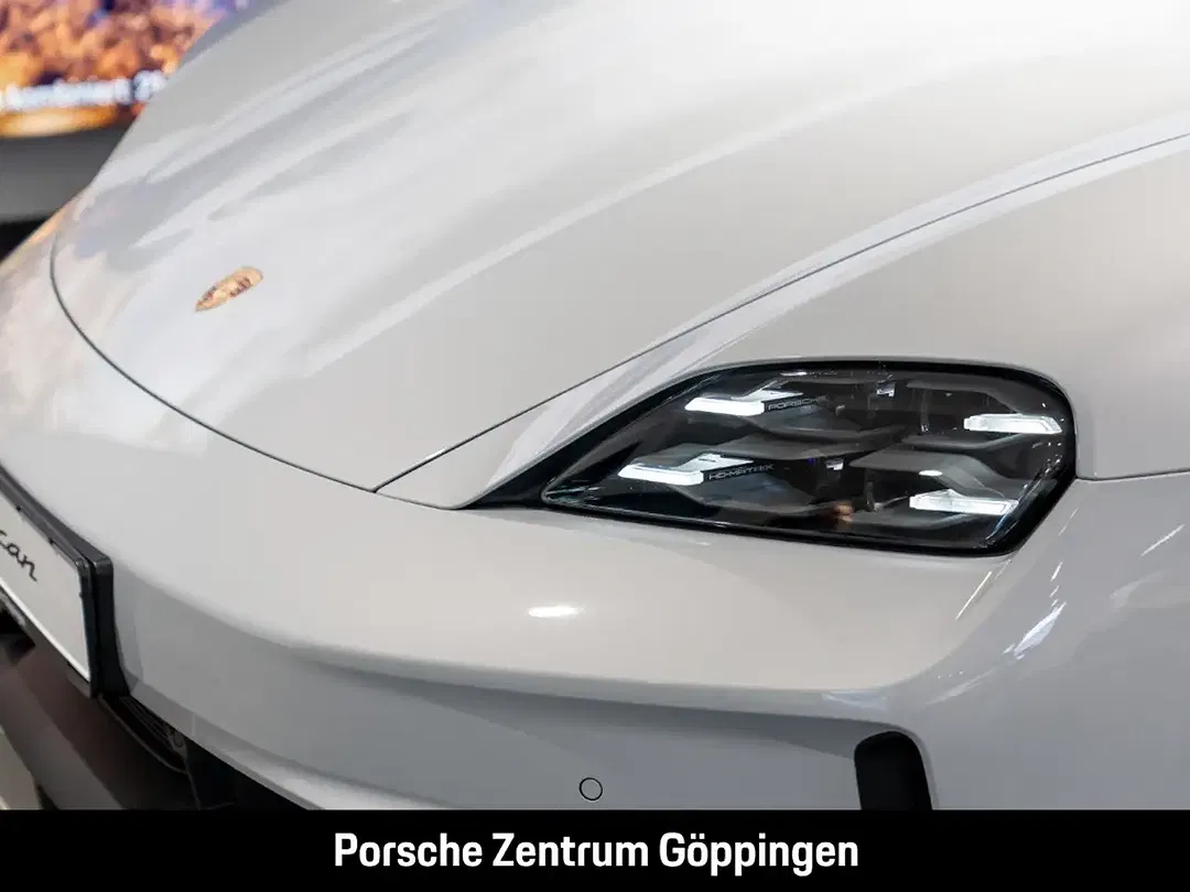 Porsche Taycan - Thumbnail 14