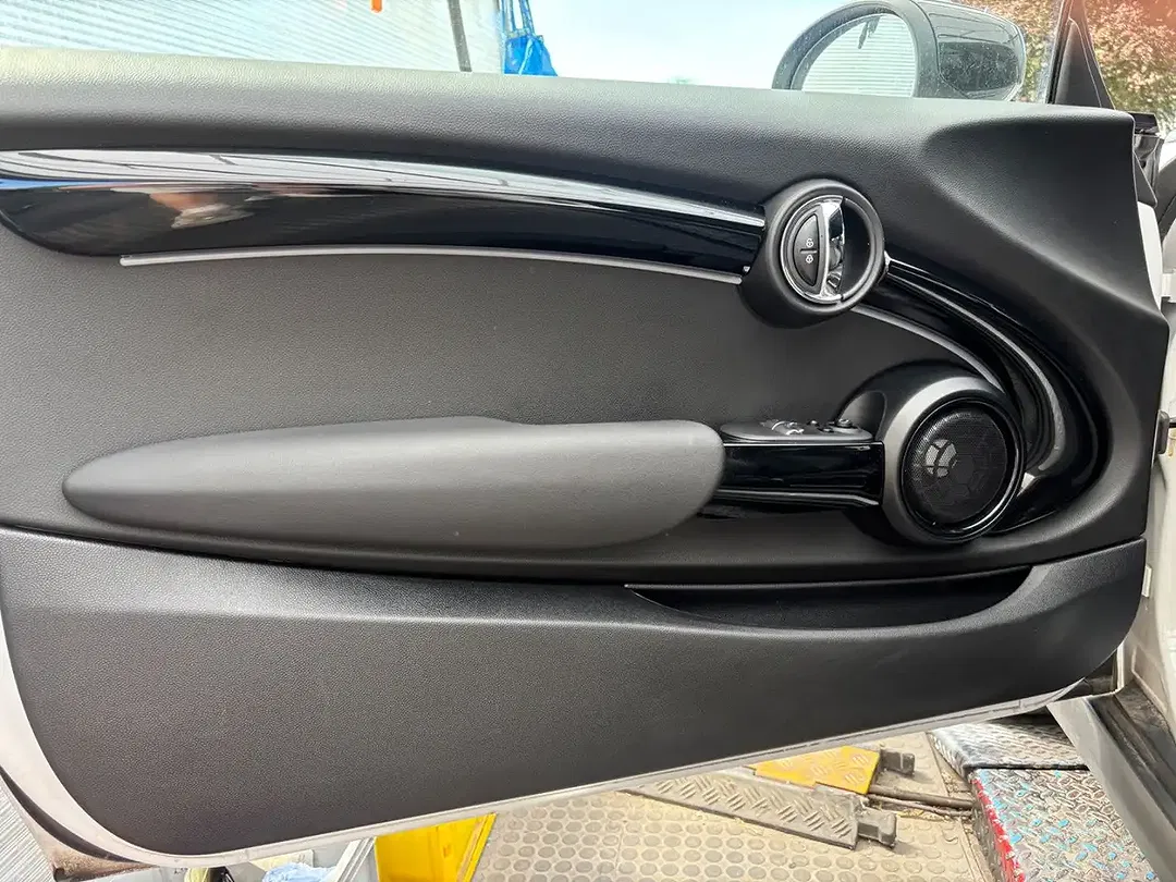 MINI Cooper SE - Thumbnail 14