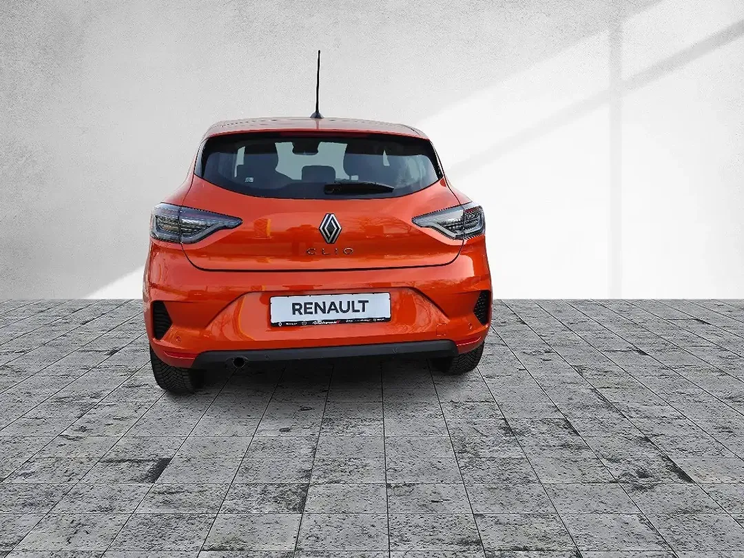 Renault Clio - Thumbnail 3