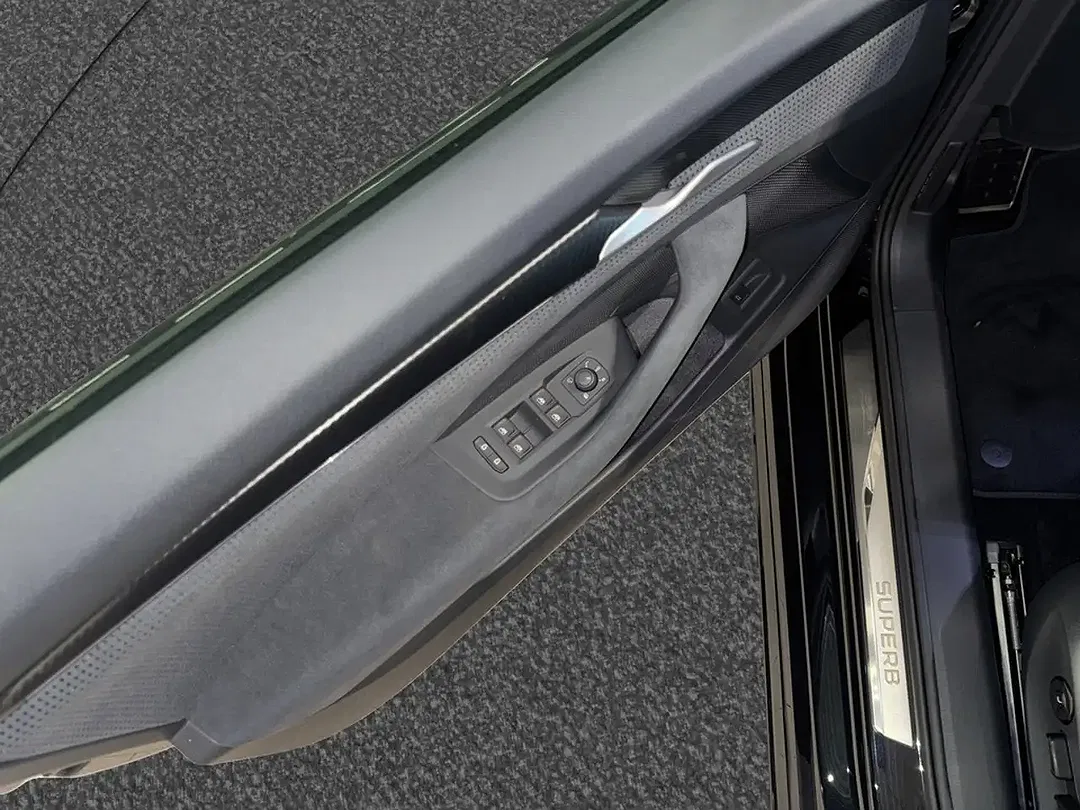 Skoda Superb - Thumbnail 10