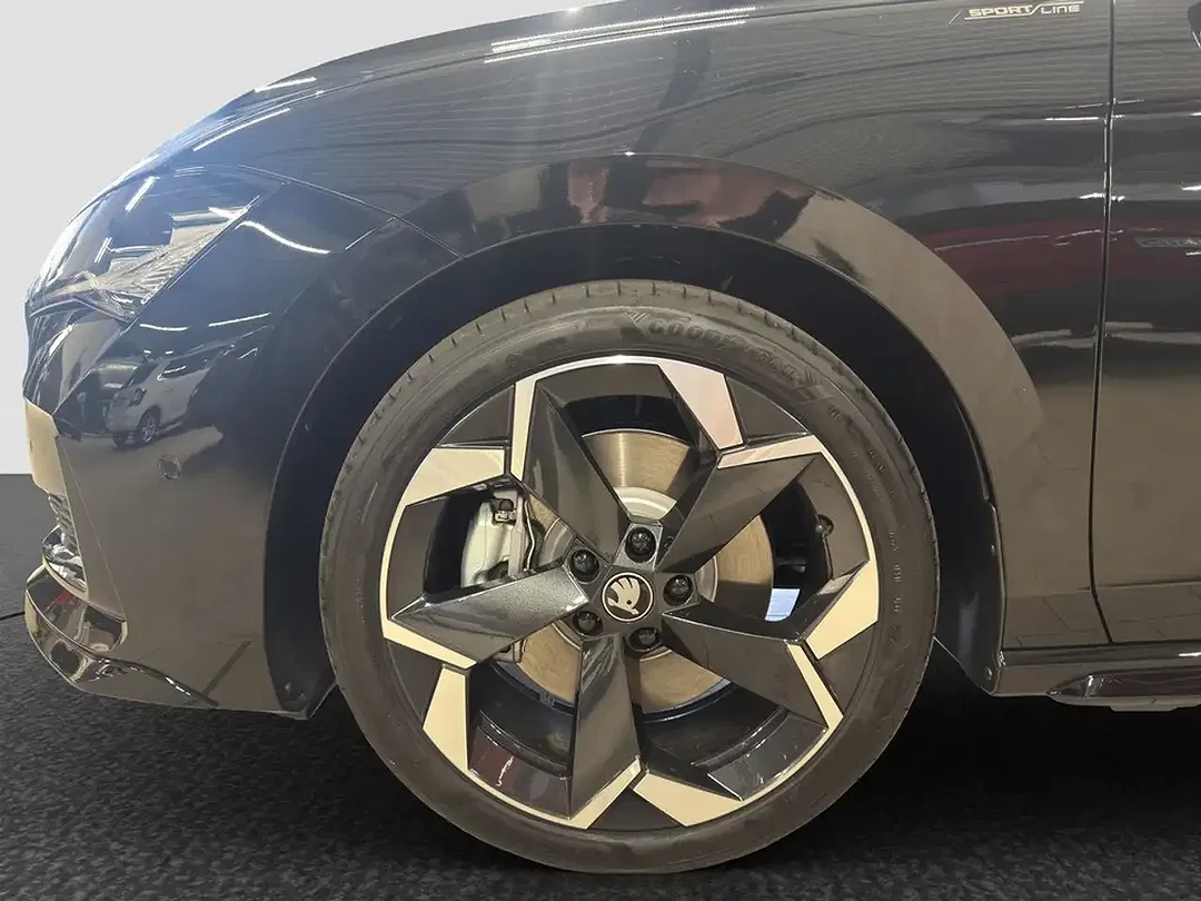 Skoda Superb - Thumbnail 3