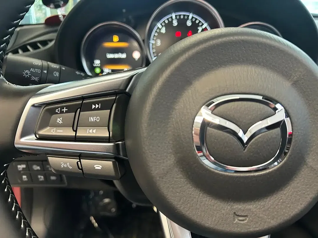Mazda MX-5 - Thumbnail 11