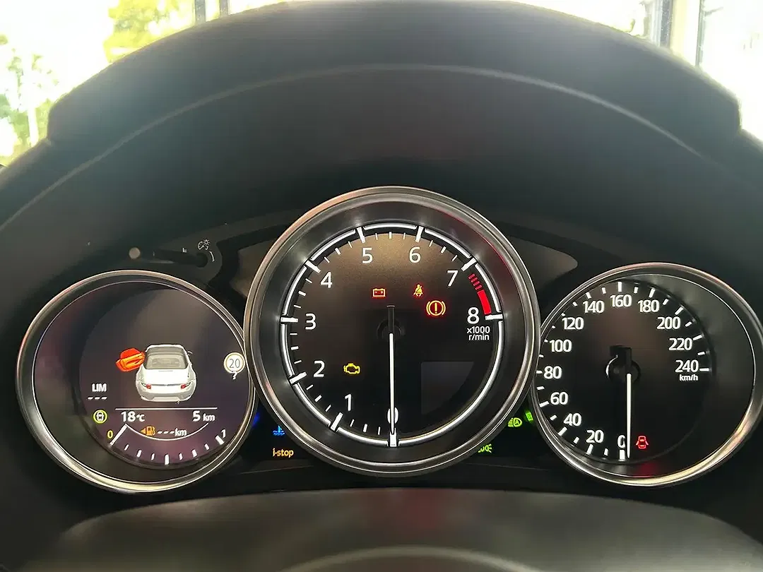 Mazda MX-5 - Thumbnail 13