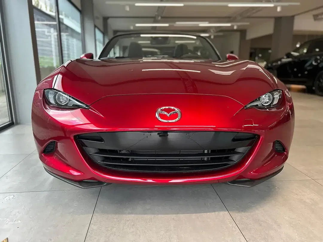 Mazda MX-5 - Thumbnail 3