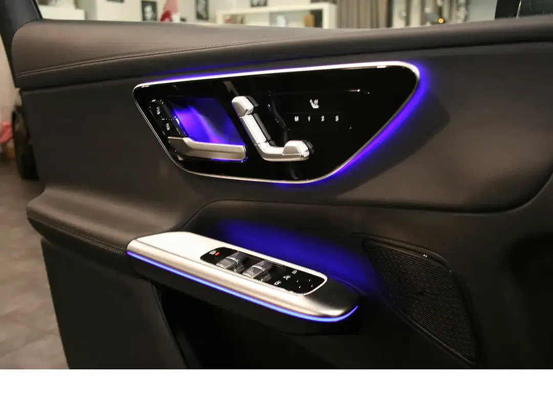 Mercedes-Benz GLC 200 - Thumbnail 11