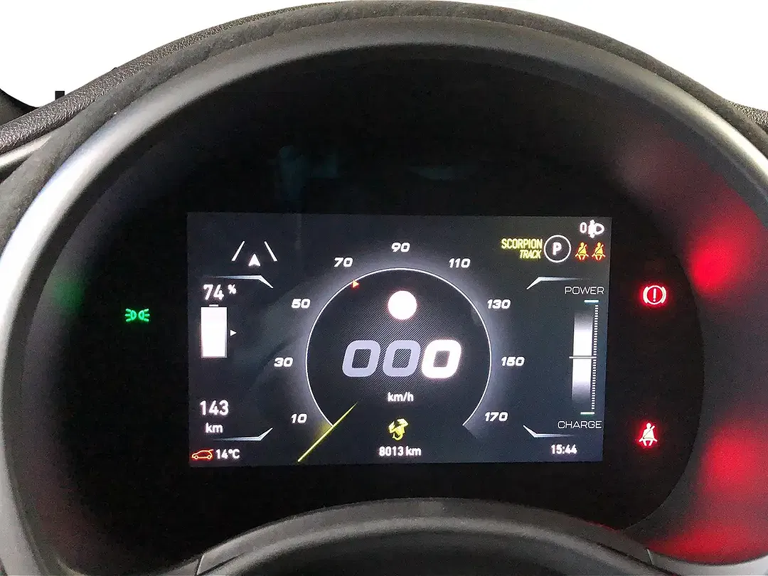 Abarth 500e - Thumbnail 10