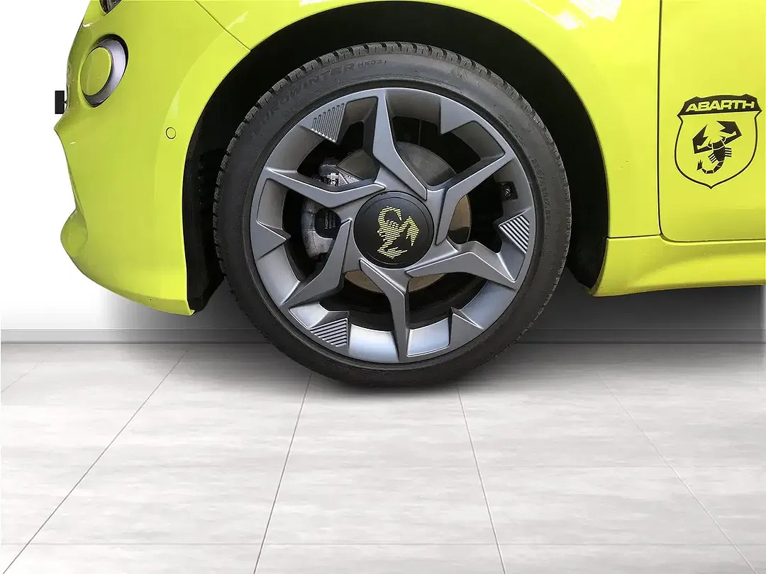 Abarth 500e - Thumbnail 6