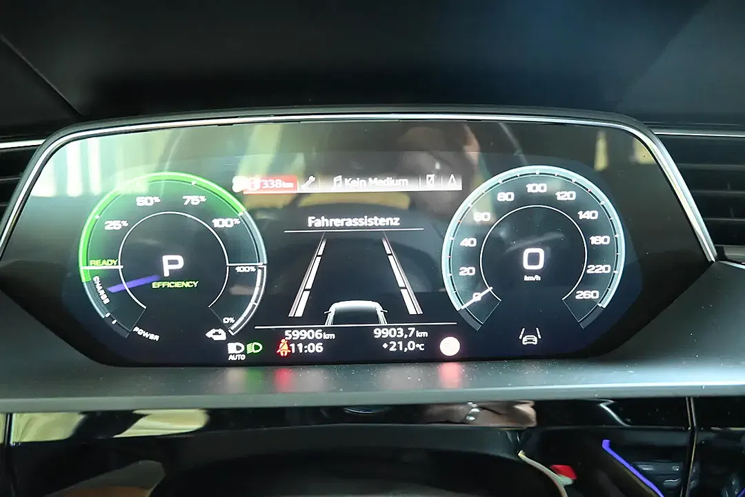 Audi e-tron - Thumbnail 12