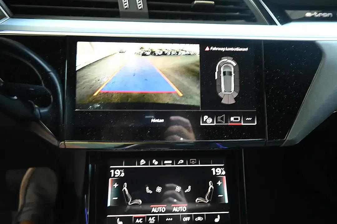Audi e-tron - Thumbnail 13
