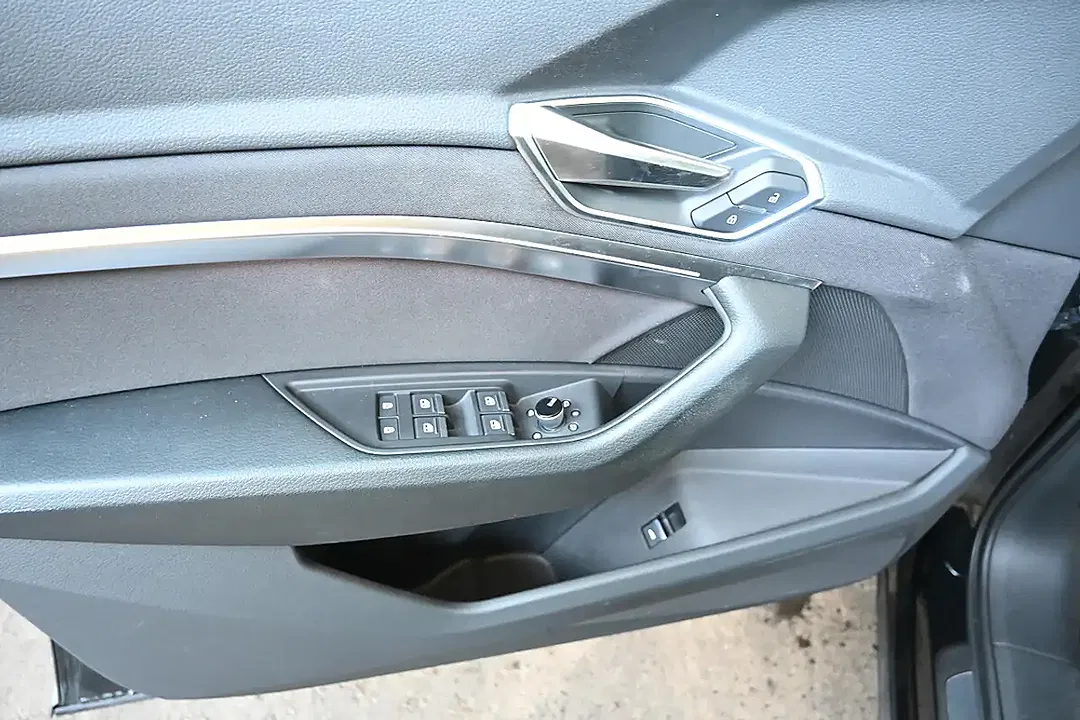Audi e-tron - Thumbnail 15