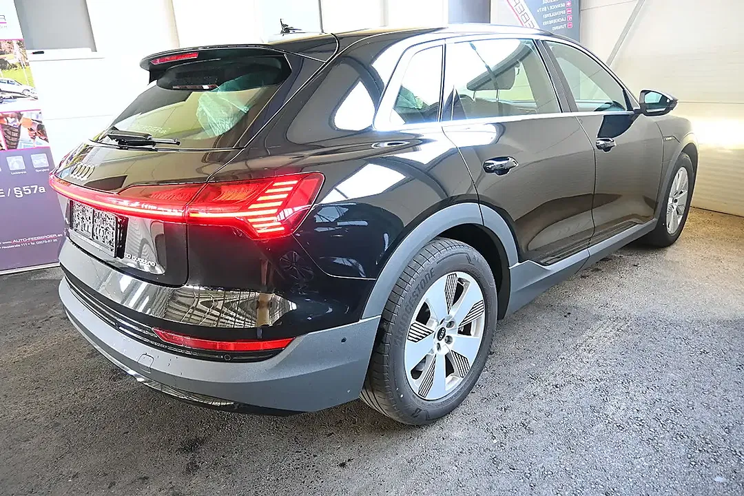 Audi e-tron - Thumbnail 7