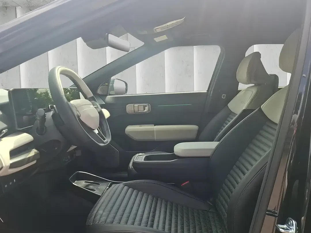 Kia EV4 - Thumbnail 10