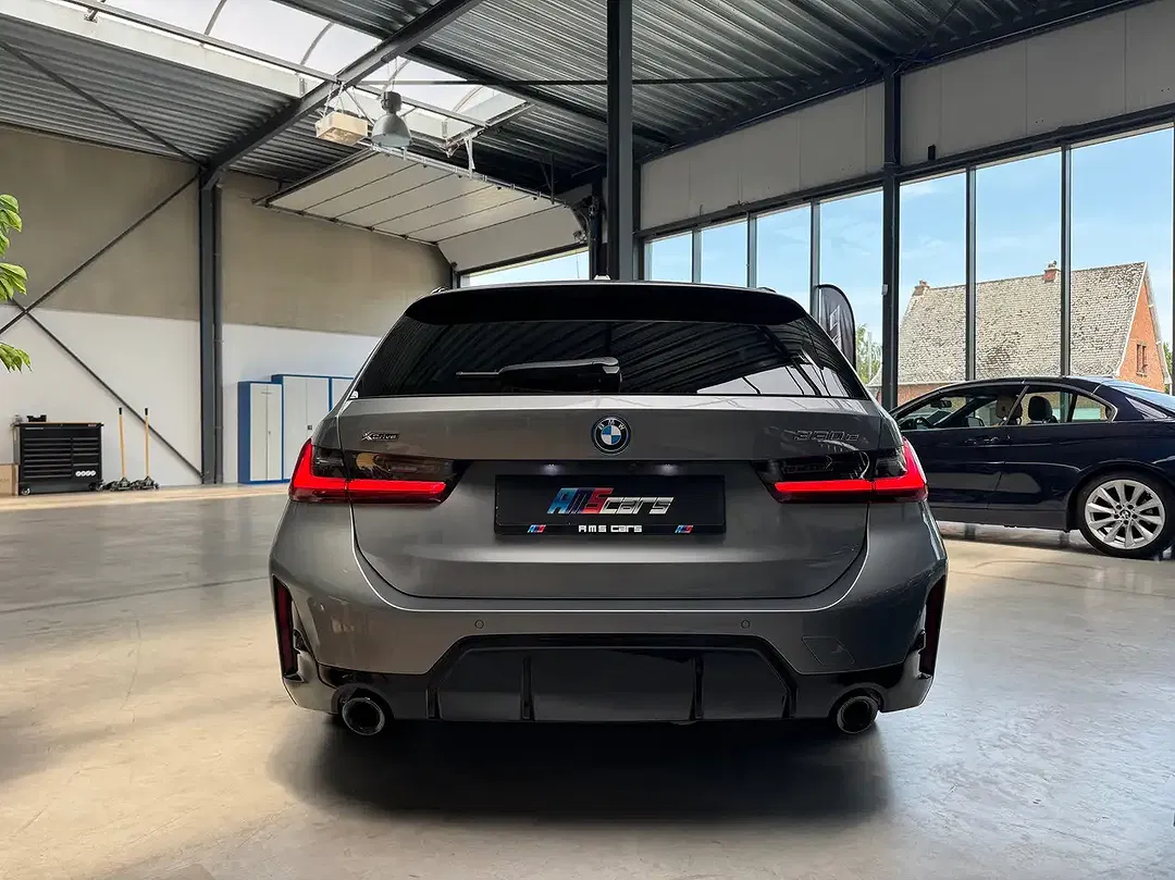 BMW 330 - Thumbnail 3