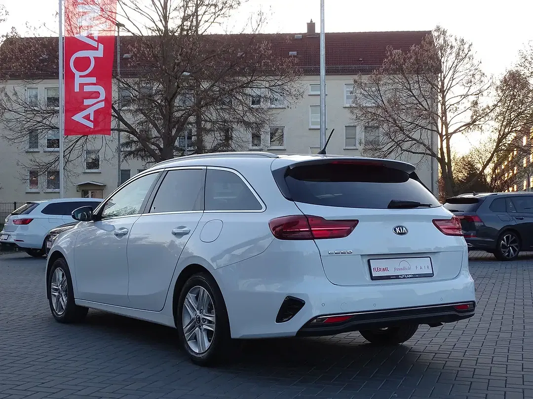 Kia Ceed SW / cee'd SW - Thumbnail 2