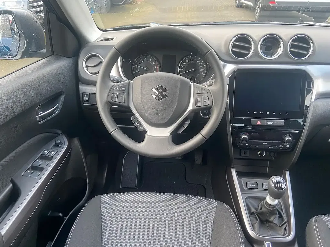Suzuki Vitara - Thumbnail 12