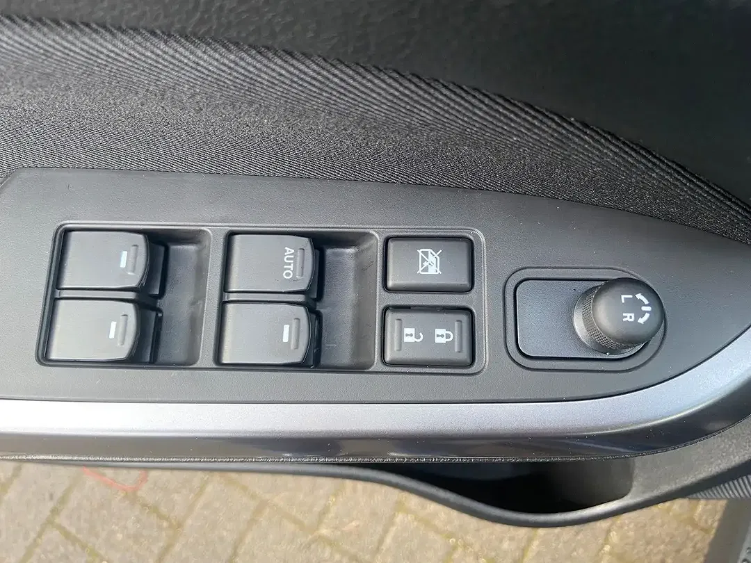 Suzuki Vitara - Thumbnail 13