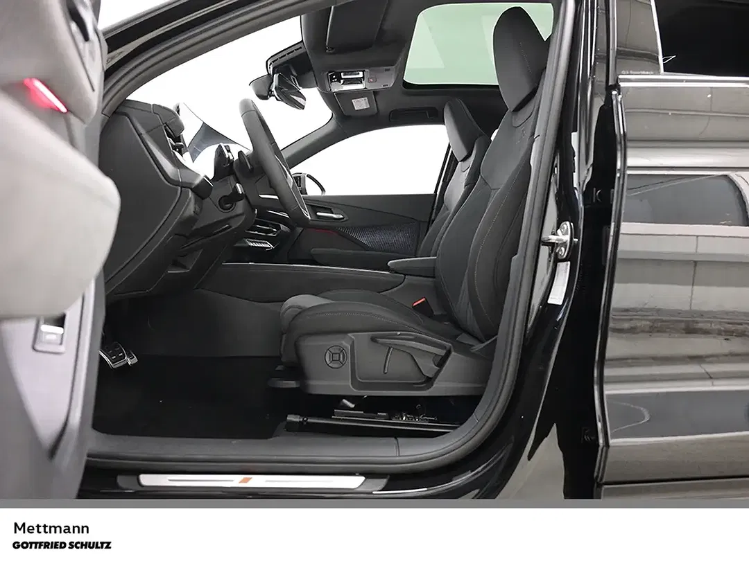 Audi Q3 - Thumbnail 12