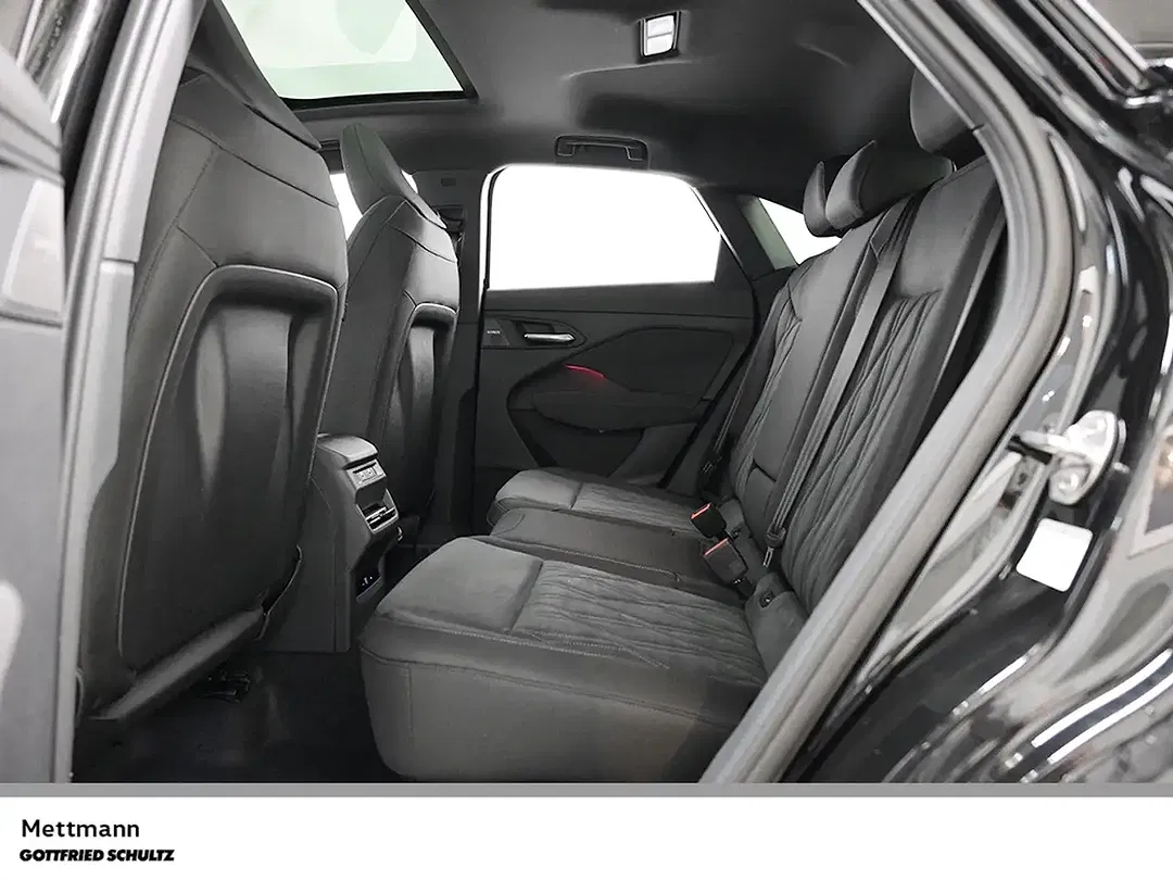 Audi Q3 - Thumbnail 13