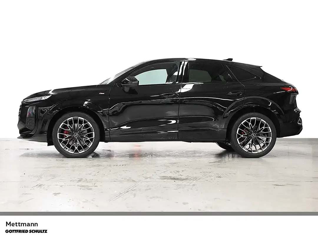 Audi Q3 - Thumbnail 3