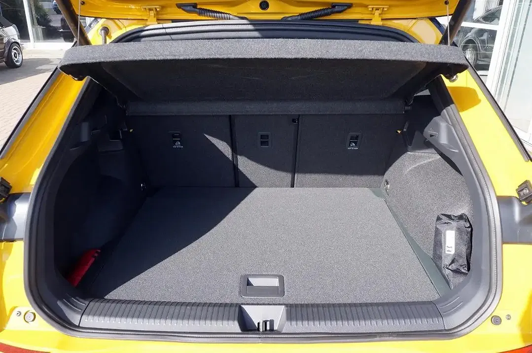 Volkswagen T-Roc - Thumbnail 19