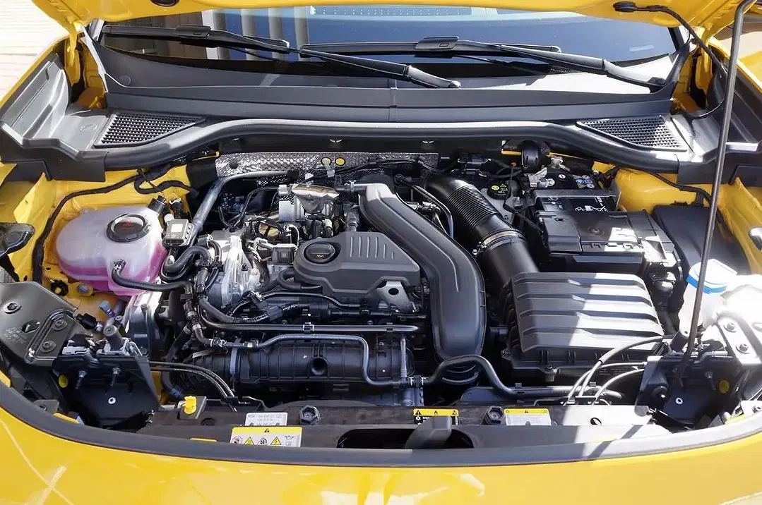 Volkswagen T-Roc - Thumbnail 22