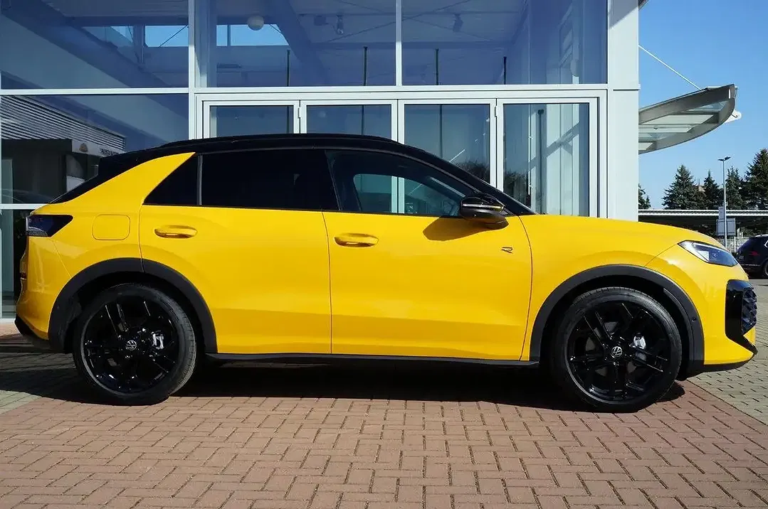 Volkswagen T-Roc - Thumbnail 3