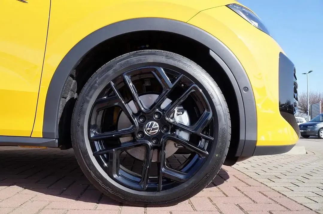 Volkswagen T-Roc - Thumbnail 4