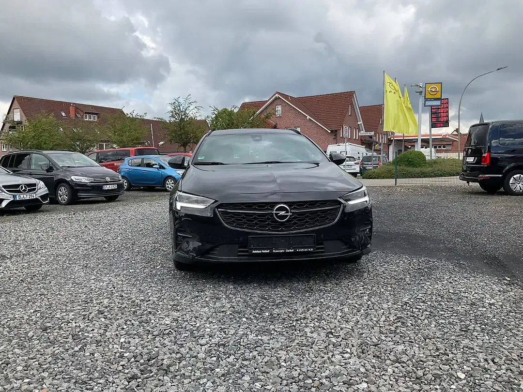 Opel Insignia - Thumbnail 1