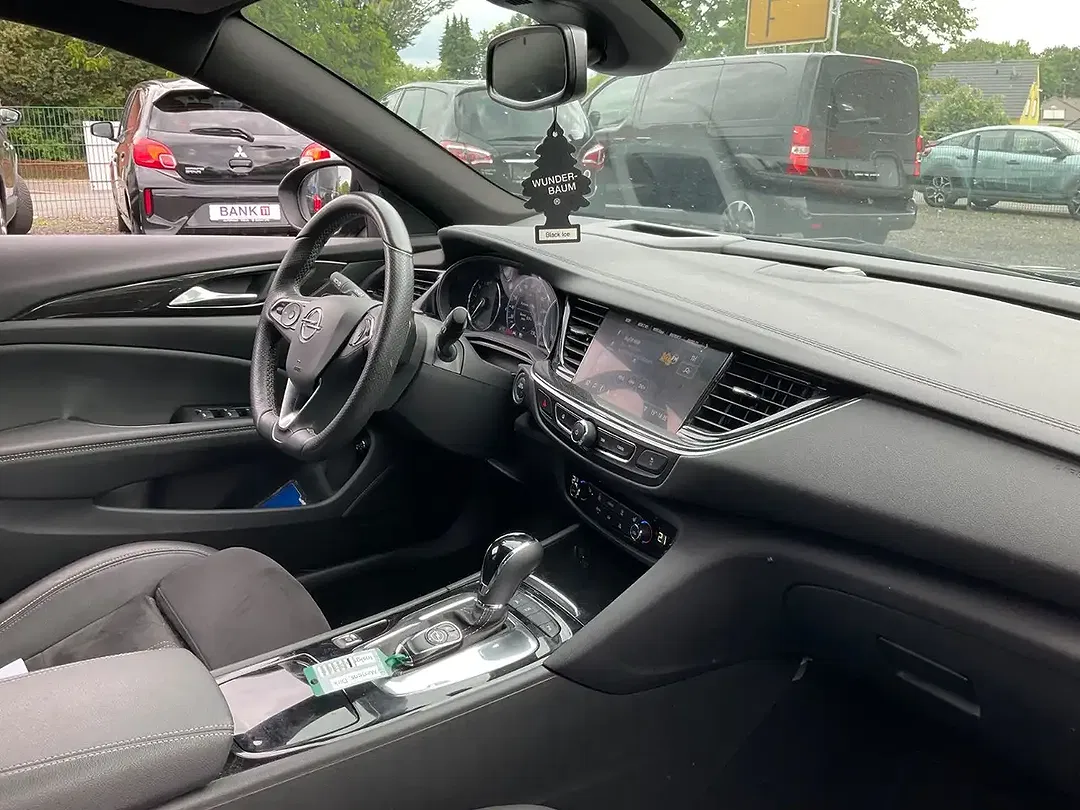 Opel Insignia - Thumbnail 10