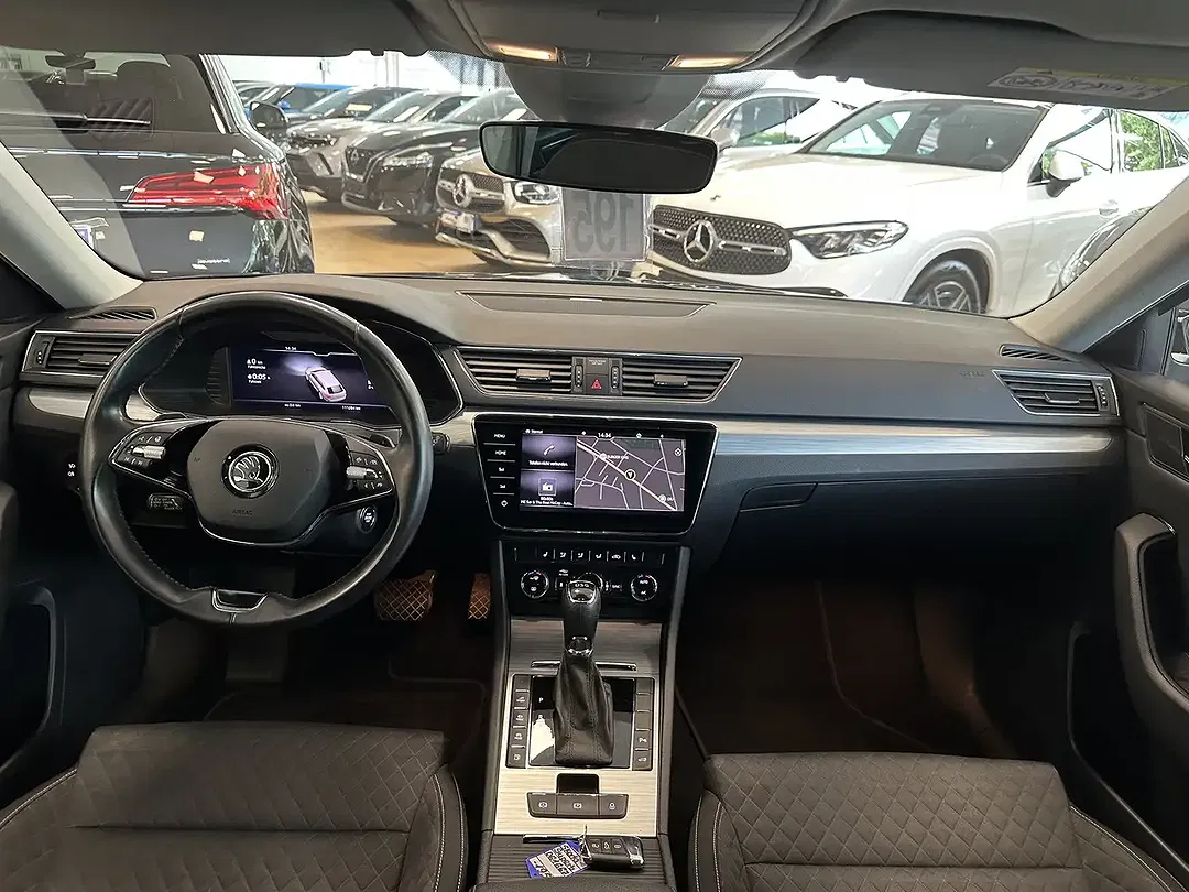 Skoda Superb - Thumbnail 10