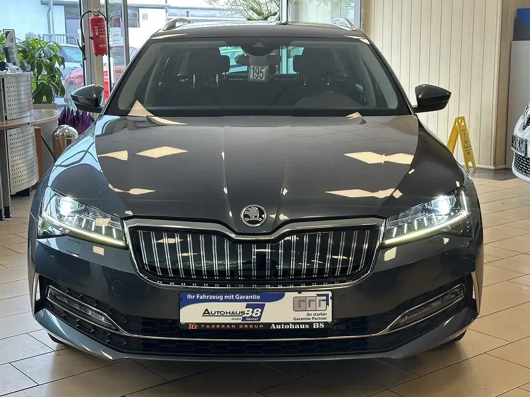 Skoda Superb - Thumbnail 2