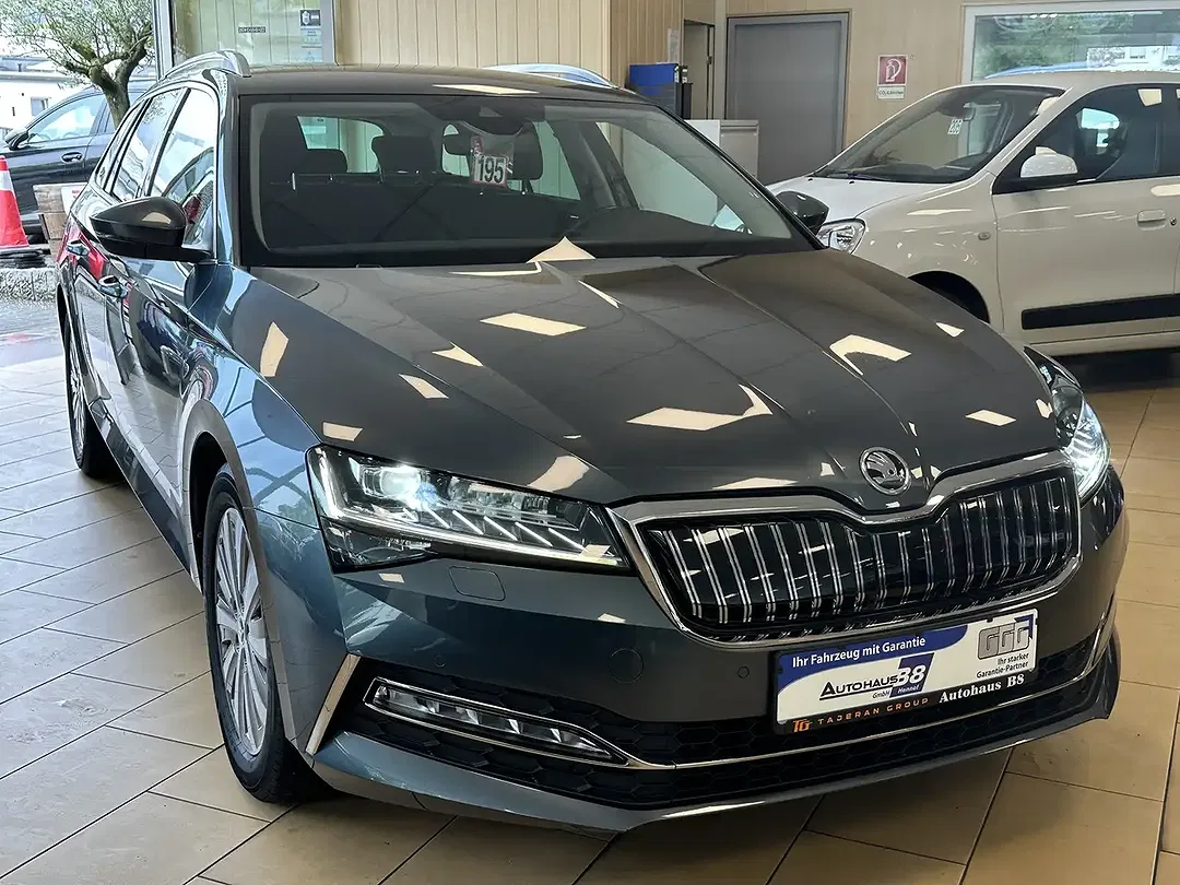 Skoda Superb - Thumbnail 3
