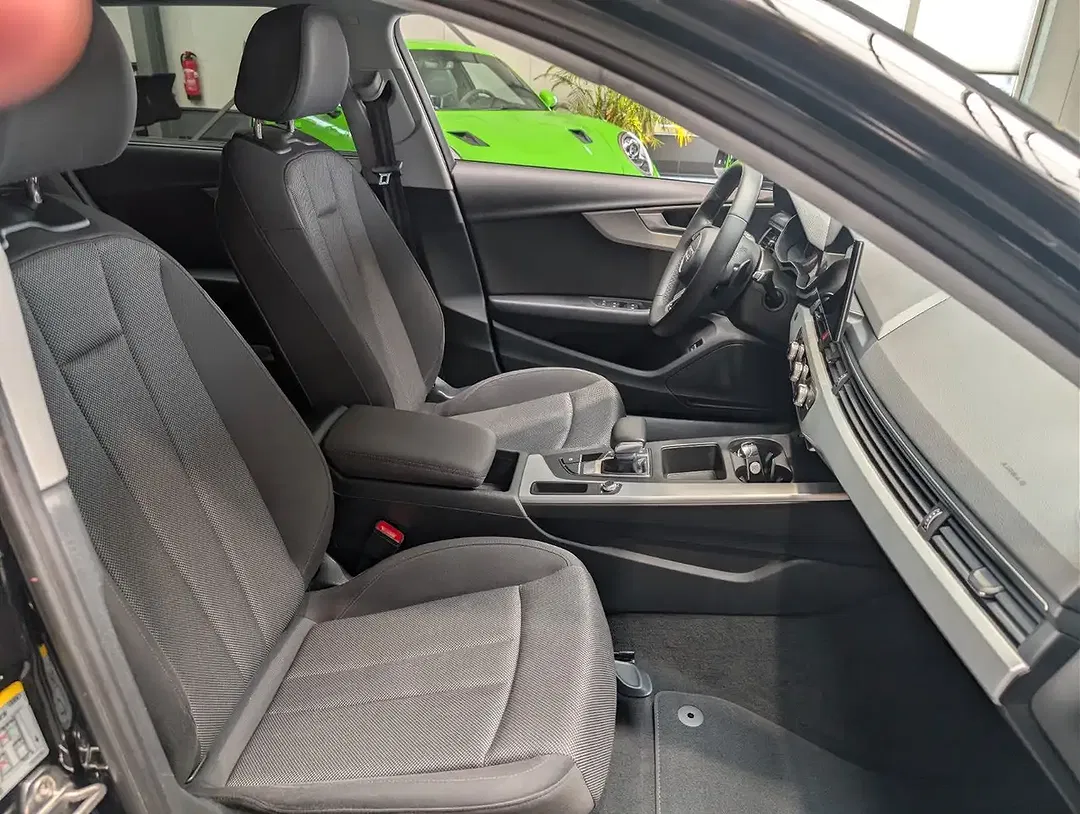 Audi A4 - Thumbnail 11