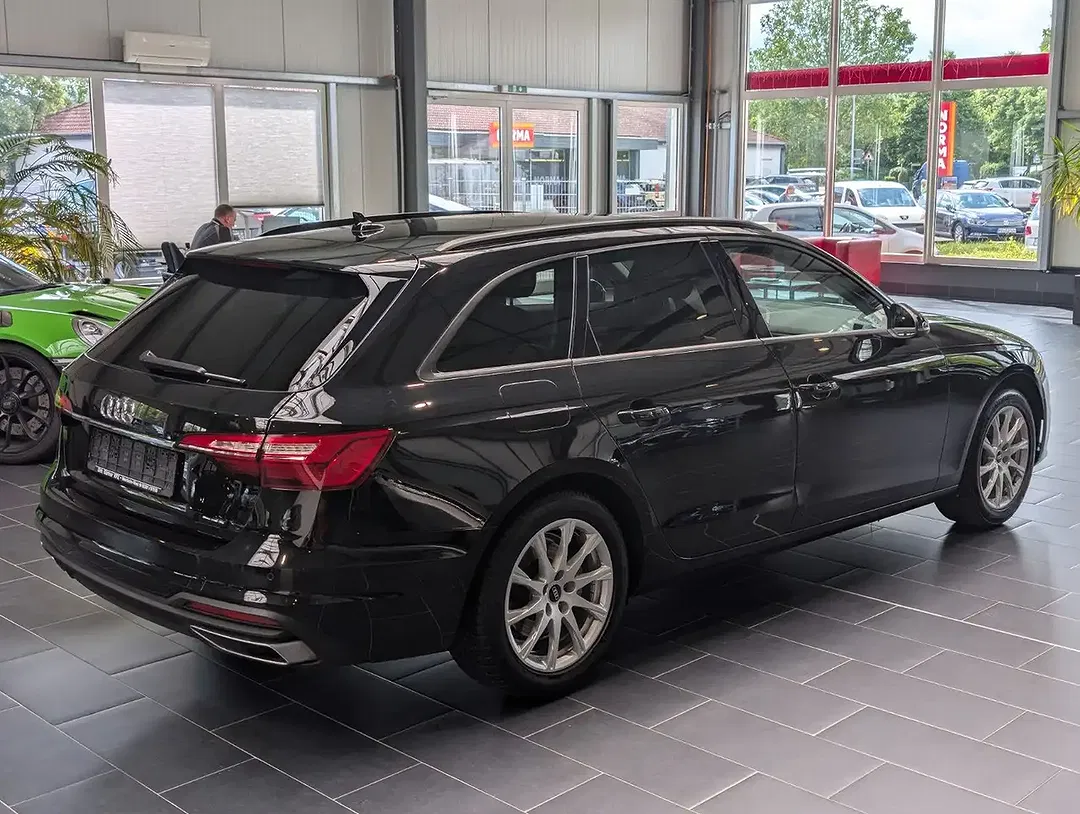 Audi A4 - Thumbnail 6