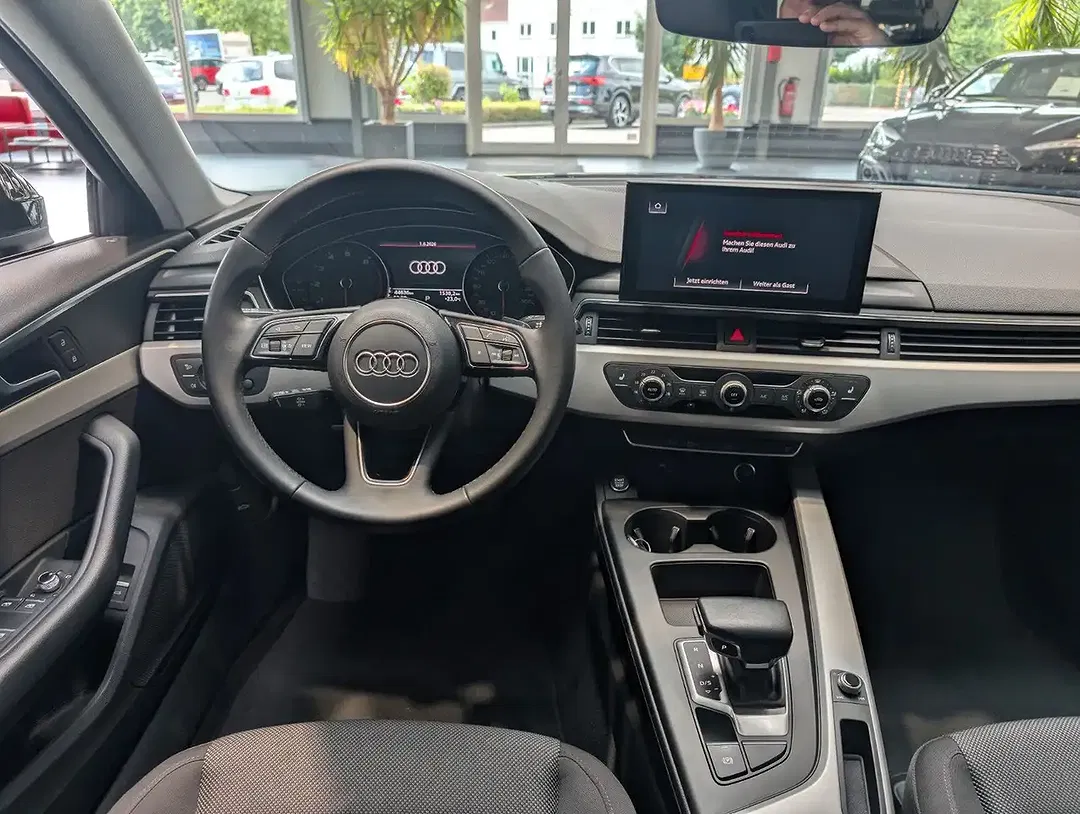 Audi A4 - Thumbnail 7