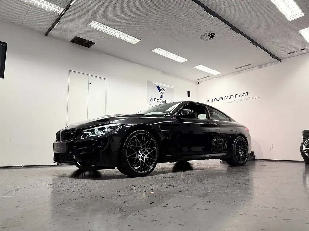 BMW M4 - Thumbnail 10