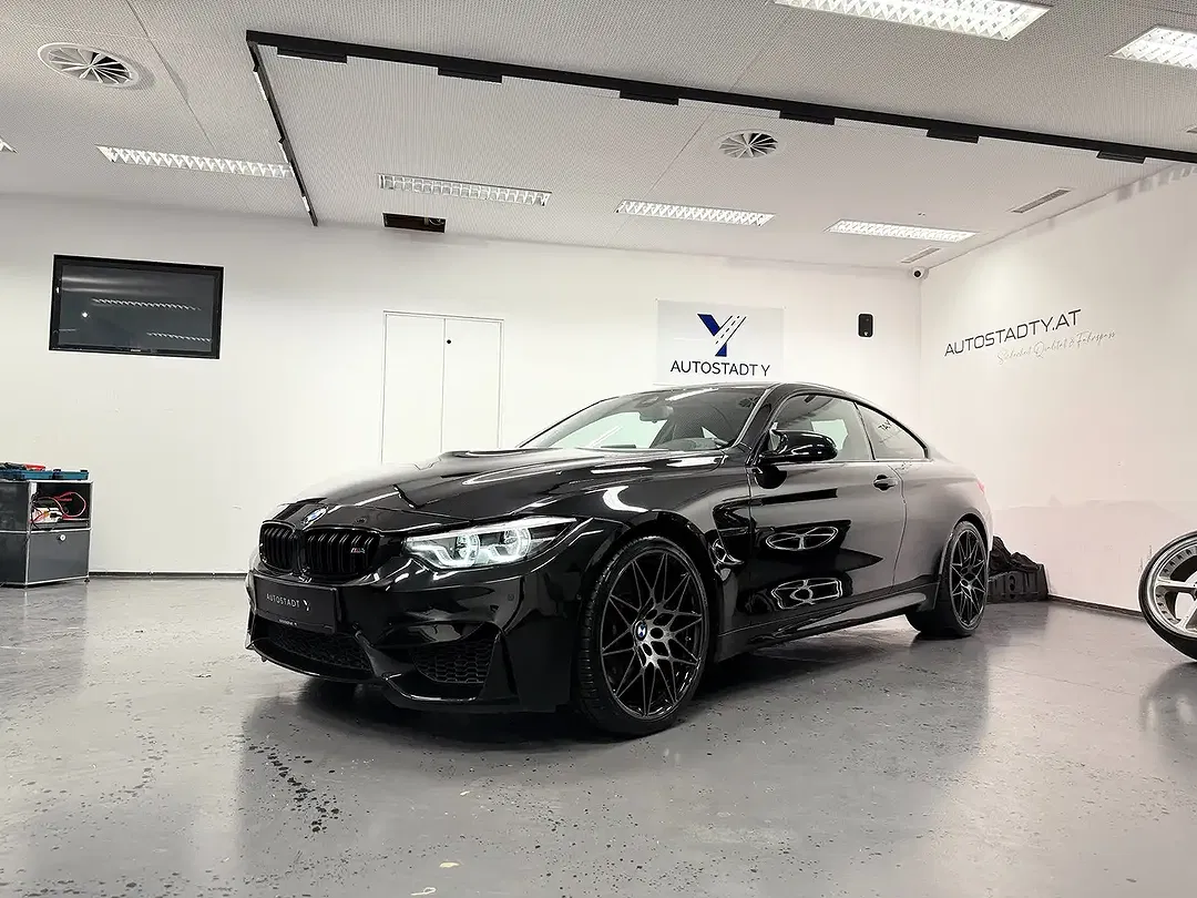 BMW M4 - Thumbnail 11