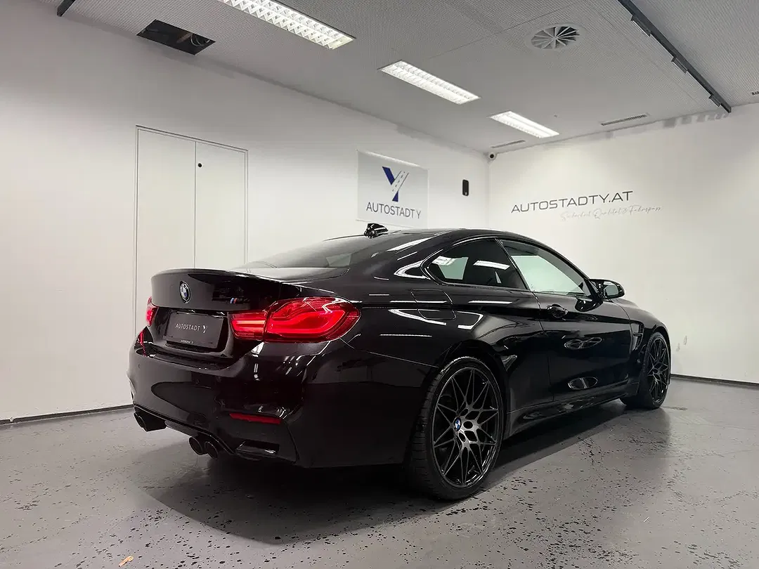 BMW M4 - Thumbnail 15