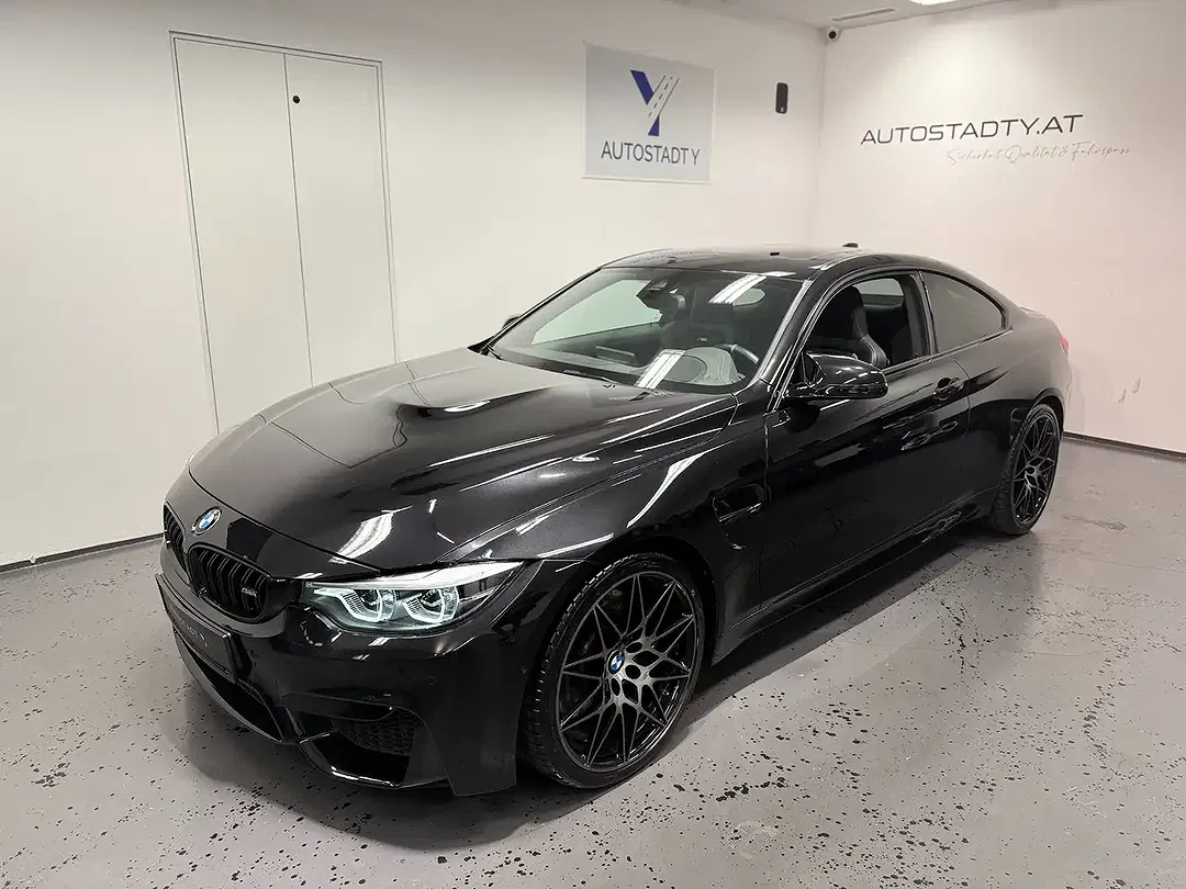 BMW M4 - Thumbnail 5