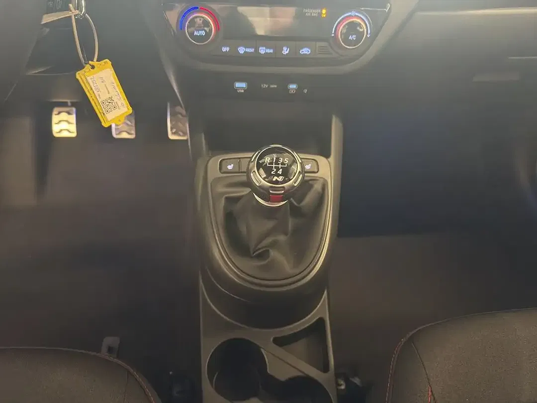 Hyundai i10 - Thumbnail 14