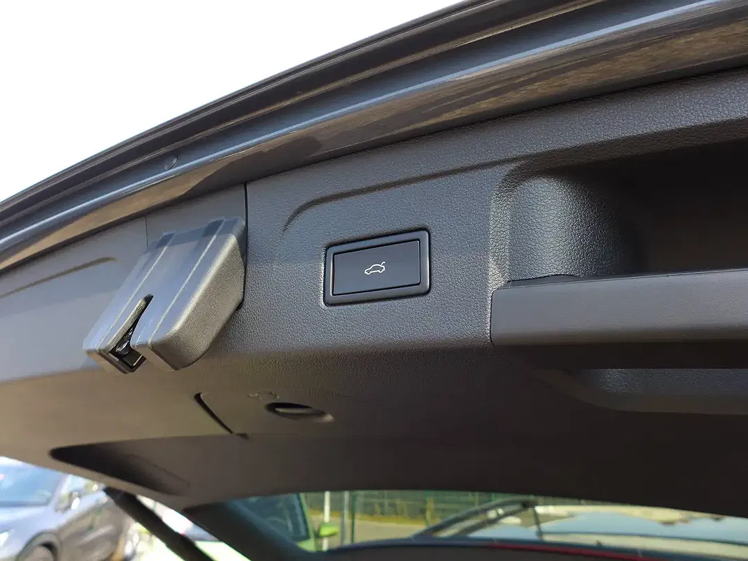 Volkswagen Touran - Thumbnail 11