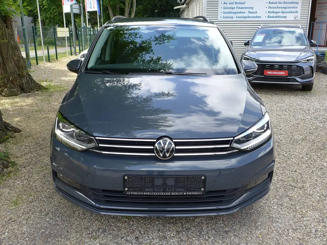 Volkswagen Touran - Thumbnail 2