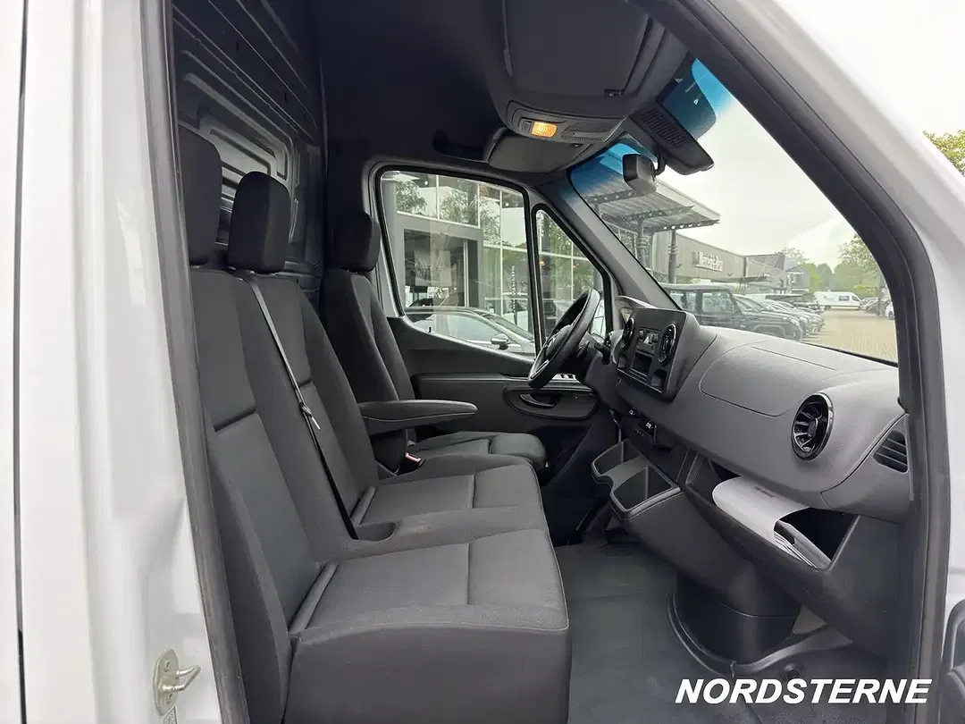 Mercedes-Benz Sprinter - Thumbnail 13