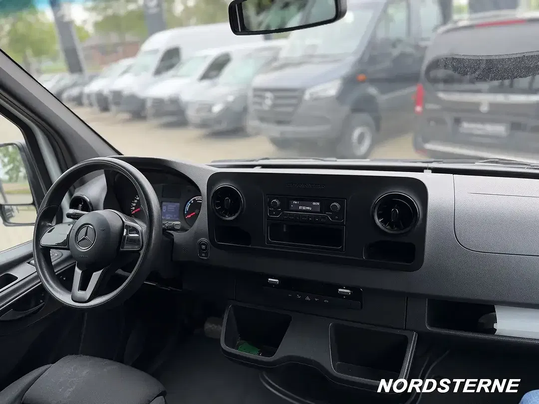 Mercedes-Benz Sprinter - Thumbnail 15